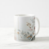 Goldene Blüten in Pastellrosa/ personalisierte Uma Kaffeetasse (VorderseiteRechts)