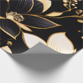 Goldene Blüten: Schwarze und goldene Blumenmuster Geschenkpapier (Ecke)
