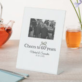 Goldene Bogen zum 60-jährigen Jubiläum Sockelschild (In Situ)