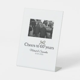 Goldene Bogen zum 60-jährigen Jubiläum Sockelschild