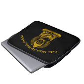 Goldene Buddha Skulptur in der Pose Serene Meditat Laptopschutzhülle (Vorne Knopf)