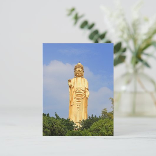 Goldene Buddha-Statue, handgestiegen, Bäume Postkarte (Stehend Vorderseite)