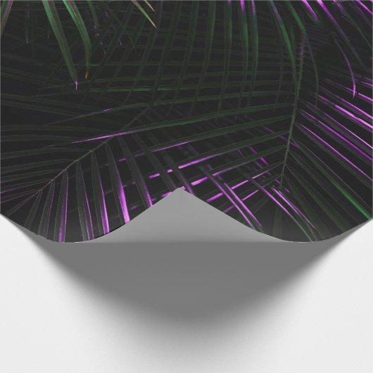 Goldene Dattelpalmenblattverzierung auf dunklem Bl Geschenkpapier (Ecke)