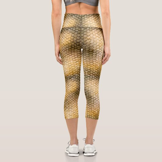 Goldene Drachenhaut Capri Leggings (Rückseite)