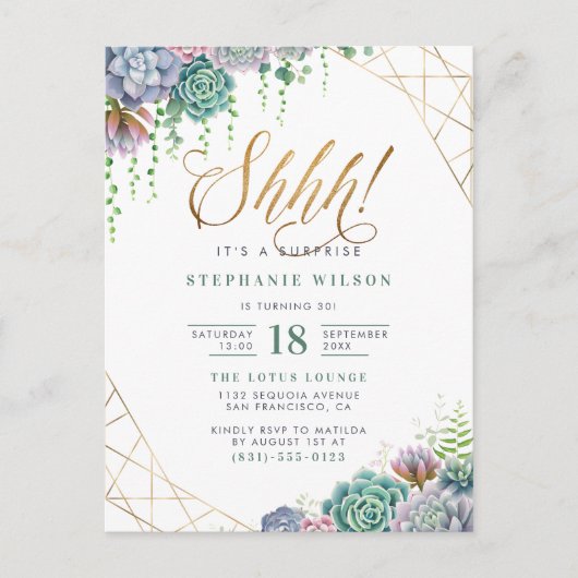 Goldene Drehbücher & Succules Überraschung Geburts Einladungspostkarte (Vorderseite)