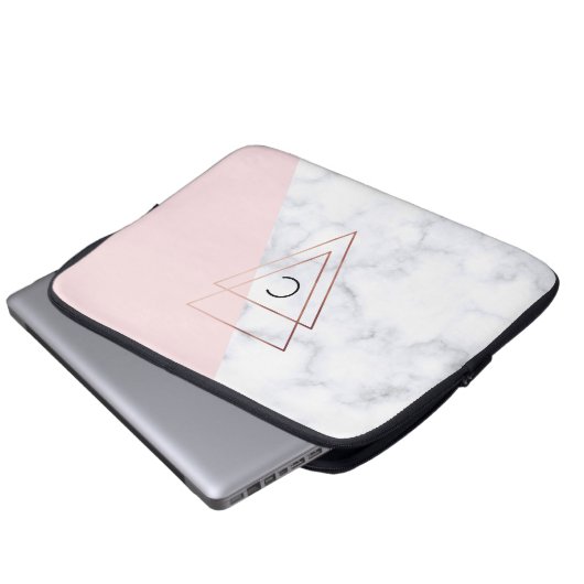 Goldene Dreiecke aus Rose, weißes Marmor, rosa Laptopschutzhülle (Vorne Knopf)