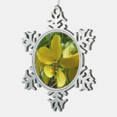 Goldene Dusche Tropengelbe Blüte Schneeflocken Zinn-Ornament (Rechts)