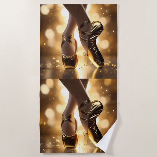 Goldene Eleganz: Ballerina Schuhe auf Gold Bokeh Strandtuch (Vorderseite)