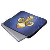 Goldene Fleur de Lis auf Blau Laptopschutzhülle (Vorne Knopf)