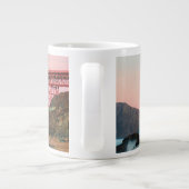 Goldene Gartbrücke Jumbo-Tasse (Rückseite)