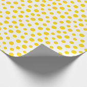 Goldene gelbe Punkte auf weißem Wrapping Paper Geschenkpapier (Ecke)