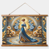 Goldene Göttin im Jugendstil Wandteppich Mit Holzrahmen (Vorne)