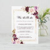 Goldene grüne Burgundy-Blumen-Vow-Erneuerung Einladung (Stehend Vorderseite)