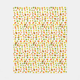 Goldene, grüne, orange Herbstblätter in Weiß Fleecedecke