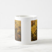 Goldene Herbstbaumen Kaffeetasse (Mittel)