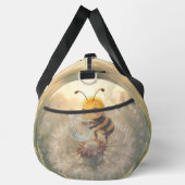 Goldene Hummel im Blütentanz.9 Duffle Bag (Rechts)