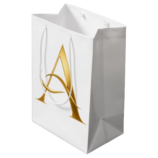 Goldene Initiale A Minimalistisches Design Mittlere Geschenktüte (Rückseite Schrägansicht)