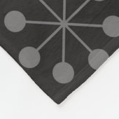 Goldene Kronen auf schwarzem Hintergrund, nahtlose Fleecedecke (Ecke)