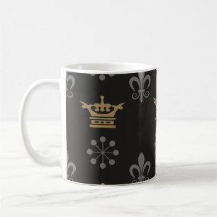 Goldene Kronen auf schwarzer Tapete, nahtloses Mus Kaffeetasse