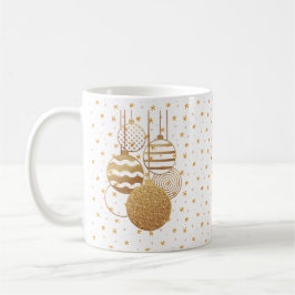 Goldene Kugeln und Sterne auf weißem Hintergrund Kaffeetasse
