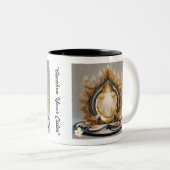 "Goldene Lichtmeditation" Zweifarbige Tasse (VorderseiteRechts)