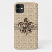 Goldene Lilie mit Cream Damask Muster Case-Mate iPhone Hülle (Rückseite)