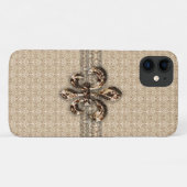 Goldene Lilie mit Cream Damask Muster Case-Mate iPhone Hülle (Rückseite (Horizontal))