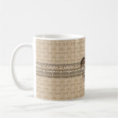 Goldene Lilie mit Cream Damask Muster Kaffeetasse (Links)