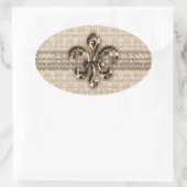 Goldene Lilie mit Cream Damask Muster Ovaler Aufkleber (Tasche)