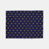 Goldene Lilie über Navy Blue Fleecedecke (Vorderseite (Horizontal))