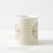 goldene Linien Streifen Hintergrund Monogramm Kaffeetasse (Mittel)