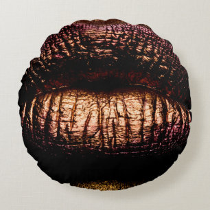 Goldene Lippen schließen. Gold Metalllippe. Schöne Rundes Kissen