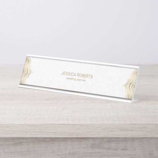 Goldene Mandalarahmen mit weißem Hintergrund Schreibtischnamensplakette (Vorderseite )