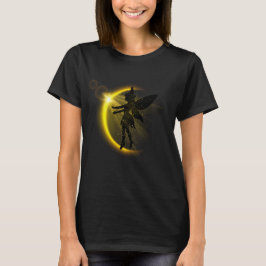 Goldene Mondfee – Himmlische feminine Nachtkunst T-Shirt
