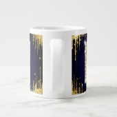 Goldene Monogramm-Initiale A mit blauem Glitter Jumbo-Tasse (Rückseite)