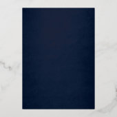 Goldene Navy Swirl Scroll Floral Quinceanera Folieneinladung (Rückseite)