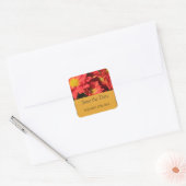 Goldene, orangefarbene Blume. Quadratischer Aufkleber (Umschlag)
