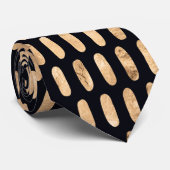 Goldene Ovale aus Rose auf schwarzem, modernem Mus Krawatte (Gerollt)