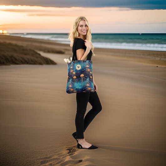 Goldene Qualle im Aquamarinen Ozean mit Monogramm Tasche