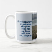 Goldene Retriever an der Strand-Tasse Kaffeetasse (Links)