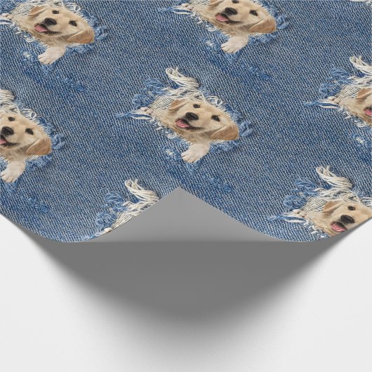 Goldene Retriever in gerötetem blauem Loch Geschenkpapier (Ecke)