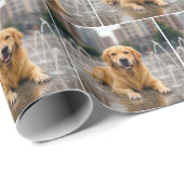 Goldene Retriever Kühlung in einem Splash Pad Geschenkpapier (Rolleneckpunkt)