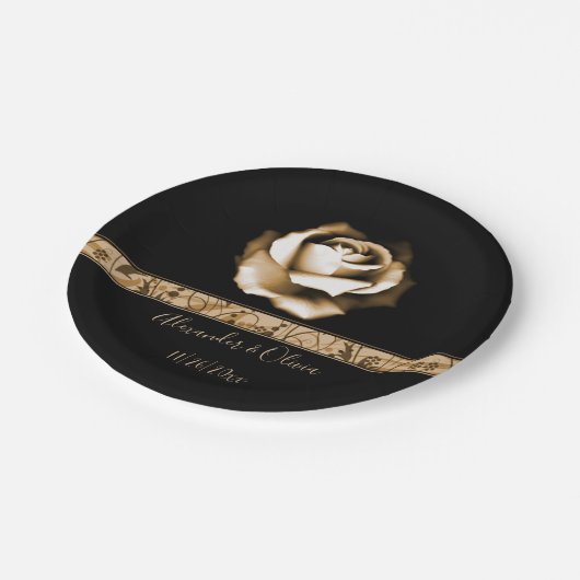 Goldene Rose Hochzeitsplatte Pappteller (Schrägansicht)