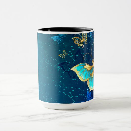 Goldene Schmetterlinge auf blauem Hintergrund Tasse (Zentrum)