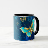 Goldene Schmetterlinge auf blauem Hintergrund Tasse (VorderseiteRechts)