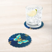 Goldene Schmetterlinge auf blauem Hintergrund Untersetzer (Vor Ort)