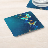 Goldene Schmetterlinge auf blauem Hintergrund Untersetzer (angewinkelt)