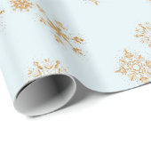 Goldene Schneeflocke auf Frosty Blue Christmas Pat Geschenkpapier (Rolleneckpunkt)