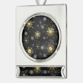 Goldene Schneeflocken auf schwarzem Hintergrund Banner-Ornament Silber (Links)