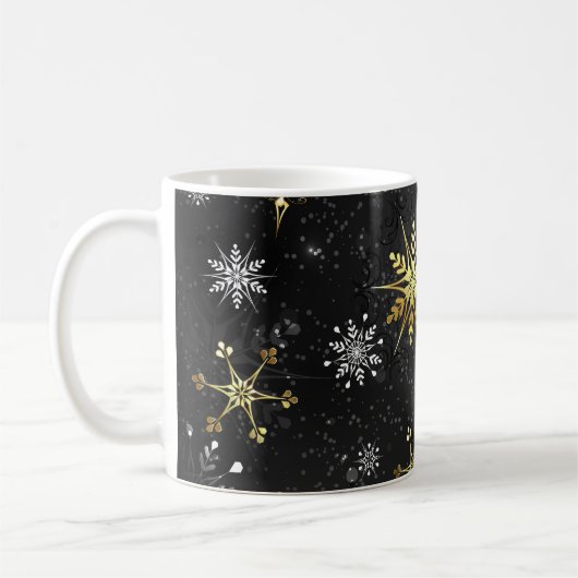 Goldene Schneeflocken auf schwarzem Hintergrund Kaffeetasse (Links)